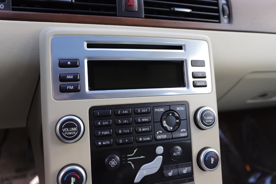 2010 Volvo XC70 Base, available for sale in North Salem, New York | Meccanic Shop North Inc. North Salem, New York 2010 Volvo XC70 Base, available for sale in North Salem, New York | Meccanic Shop North Inc. North Salem, New York