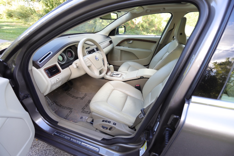 2010 Volvo XC70 Base, available for sale in North Salem, New York | Meccanic Shop North Inc. North Salem, New York 2010 Volvo XC70 Base, available for sale in North Salem, New York | Meccanic Shop North Inc. North Salem, New York