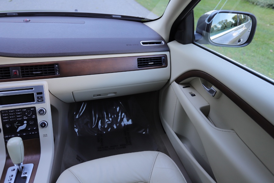 2010 Volvo XC70 Base, available for sale in North Salem, New York | Meccanic Shop North Inc. North Salem, New York 2010 Volvo XC70 Base, available for sale in North Salem, New York | Meccanic Shop North Inc. North Salem, New York