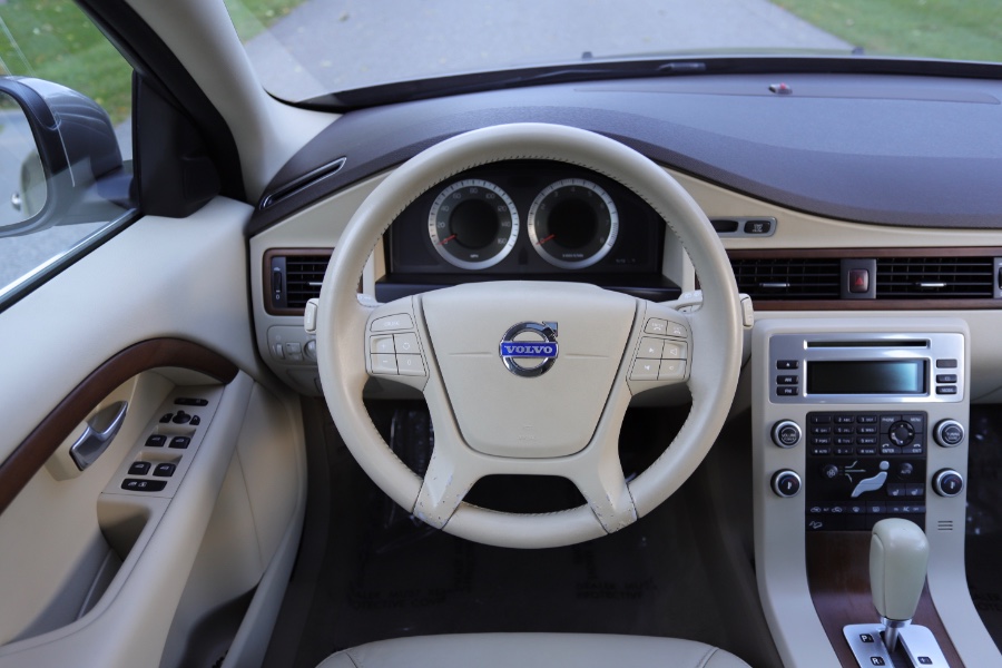 2010 Volvo XC70 Base, available for sale in North Salem, New York | Meccanic Shop North Inc. North Salem, New York 2010 Volvo XC70 Base, available for sale in North Salem, New York | Meccanic Shop North Inc. North Salem, New York