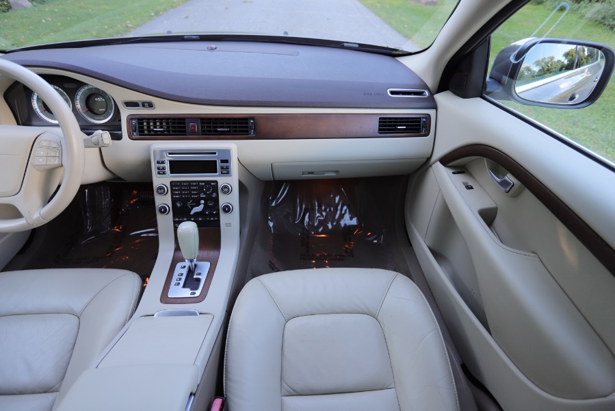 2010 Volvo XC70 Base, available for sale in North Salem, New York | Meccanic Shop North Inc. North Salem, New York 2010 Volvo XC70 Base, available for sale in North Salem, New York | Meccanic Shop North Inc. North Salem, New York