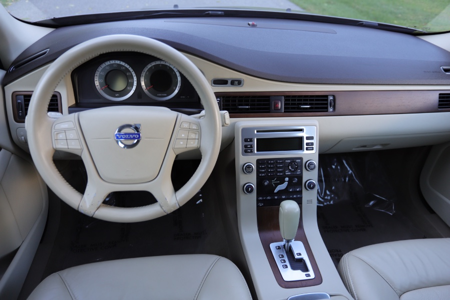 2010 Volvo XC70 Base, available for sale in North Salem, New York | Meccanic Shop North Inc. North Salem, New York 2010 Volvo XC70 Base, available for sale in North Salem, New York | Meccanic Shop North Inc. North Salem, New York