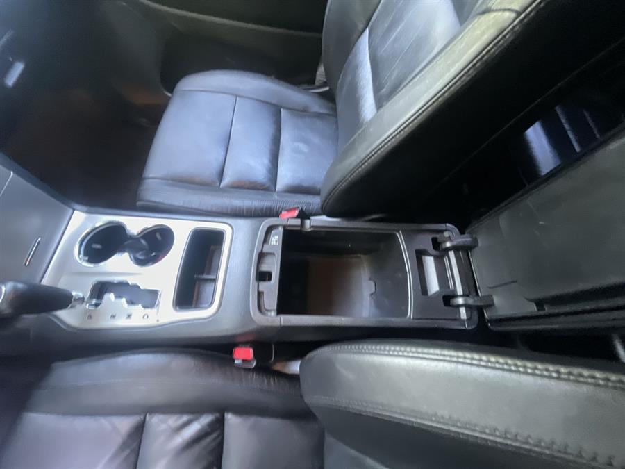 Used Jeep Grand Cherokee 4WD 4dr Laredo 2012 | Wiz Leasing Inc. Stratford, Connecticut Used Jeep Grand Cherokee 4WD 4dr Laredo 2012 | Wiz Leasing Inc. Stratford, Connecticut