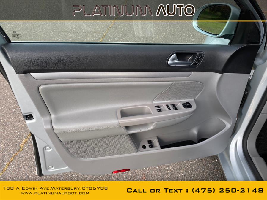 2009 Volkswagen Jetta Sedan 4dr Auto SE, available for sale in Waterbury, Connecticut | Platinum Auto Care. Waterbury, Connecticut 2009 Volkswagen Jetta Sedan 4dr Auto SE, available for sale in Waterbury, Connecticut | Platinum Auto Care. Waterbury, Connecticut