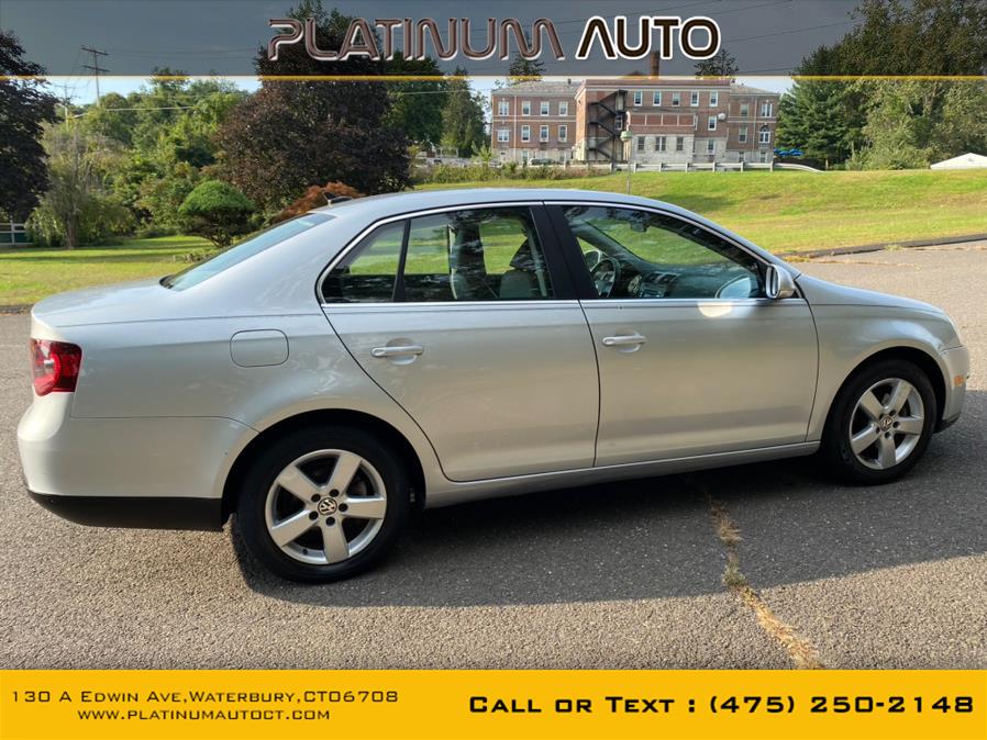 2009 Volkswagen Jetta Sedan 4dr Auto SE, available for sale in Waterbury, Connecticut | Platinum Auto Care. Waterbury, Connecticut 2009 Volkswagen Jetta Sedan 4dr Auto SE, available for sale in Waterbury, Connecticut | Platinum Auto Care. Waterbury, Connecticut