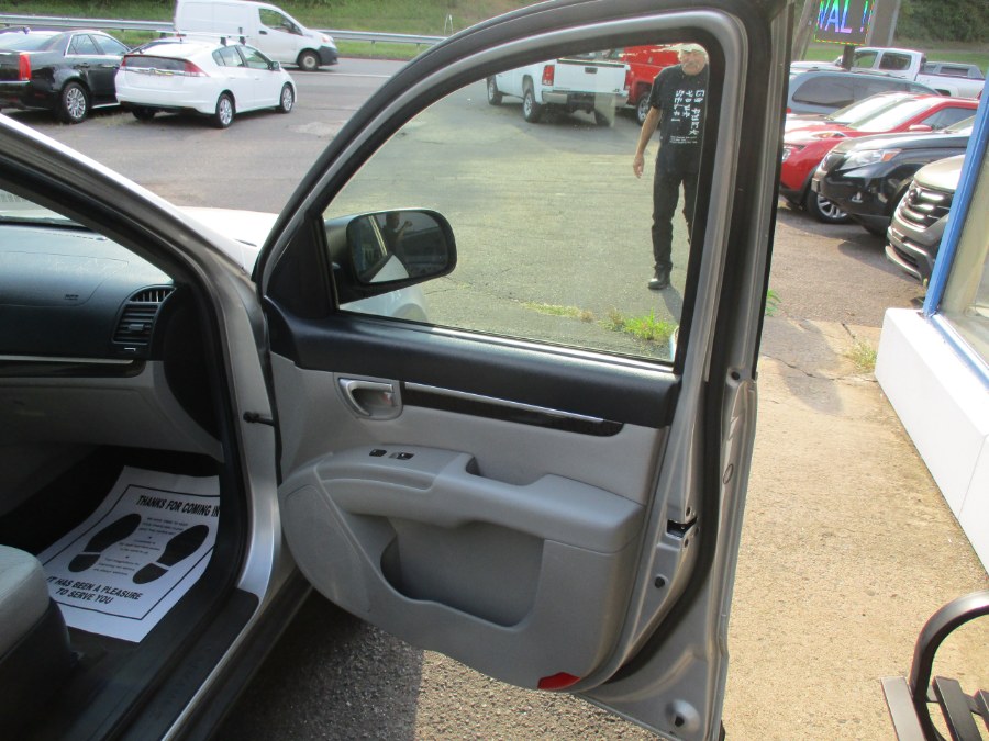 2009 Hyundai Santa Fe Santa Fe, available for sale in Meriden, Connecticut | Cos Central Auto. Meriden, Connecticut 2009 Hyundai Santa Fe Santa Fe, available for sale in Meriden, Connecticut | Cos Central Auto. Meriden, Connecticut