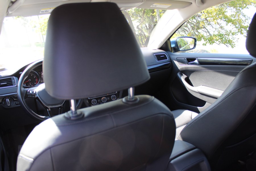 2017 Volkswagen Jetta 1.8T SEL Auto, available for sale in Great Neck, New York | Great Neck Car Buyers & Sellers. Great Neck, New York 2017 Volkswagen Jetta 1.8T SEL Auto, available for sale in Great Neck, New York | Great Neck Car Buyers & Sellers. Great Neck, New York