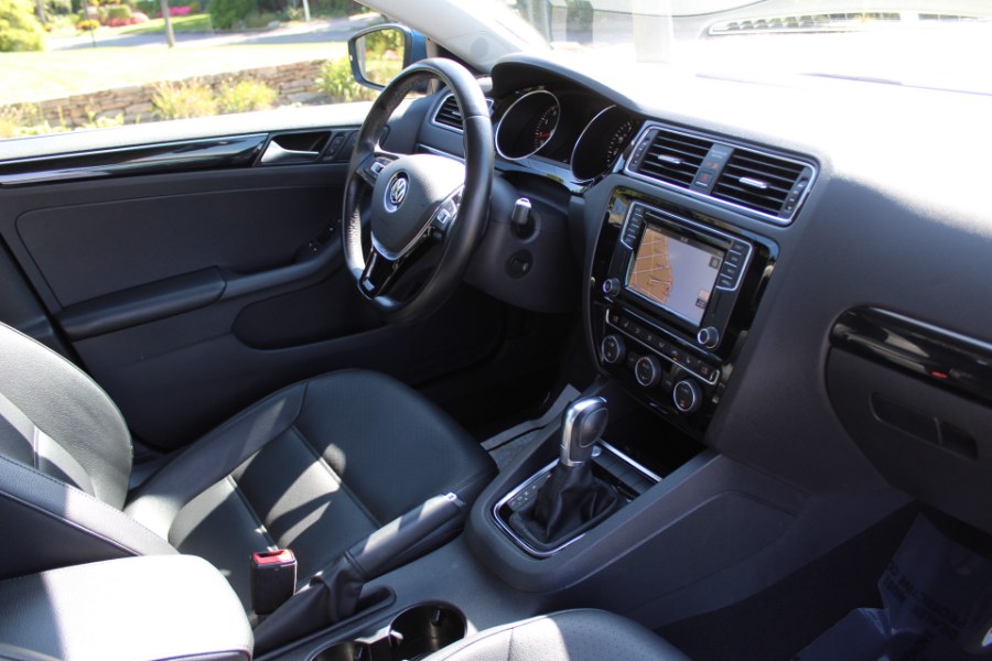 2017 Volkswagen Jetta 1.8T SEL Auto, available for sale in Great Neck, New York | Great Neck Car Buyers & Sellers. Great Neck, New York 2017 Volkswagen Jetta 1.8T SEL Auto, available for sale in Great Neck, New York | Great Neck Car Buyers & Sellers. Great Neck, New York