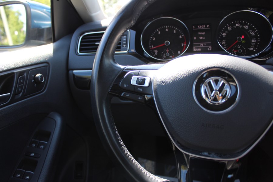 2017 Volkswagen Jetta 1.8T SEL Auto, available for sale in Great Neck, New York | Great Neck Car Buyers & Sellers. Great Neck, New York 2017 Volkswagen Jetta 1.8T SEL Auto, available for sale in Great Neck, New York | Great Neck Car Buyers & Sellers. Great Neck, New York