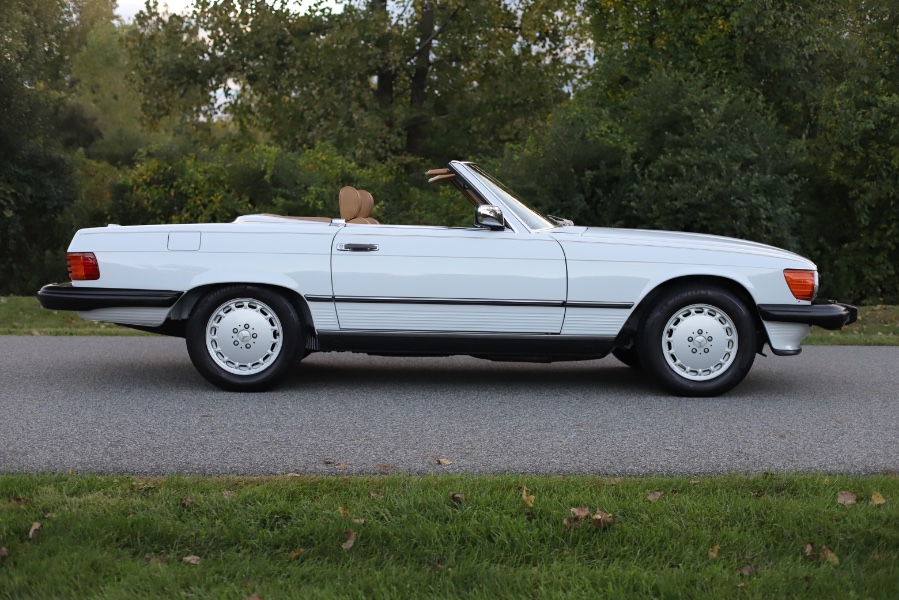 1989 Mercedes-Benz 560 Series 2dr Coupe 560SL Roadster, available for sale in North Salem, New York | Meccanic Shop North Inc. North Salem, New York 1989 Mercedes-Benz 560 Series 2dr Coupe 560SL Roadster, available for sale in North Salem, New York | Meccanic Shop North Inc. North Salem, New York