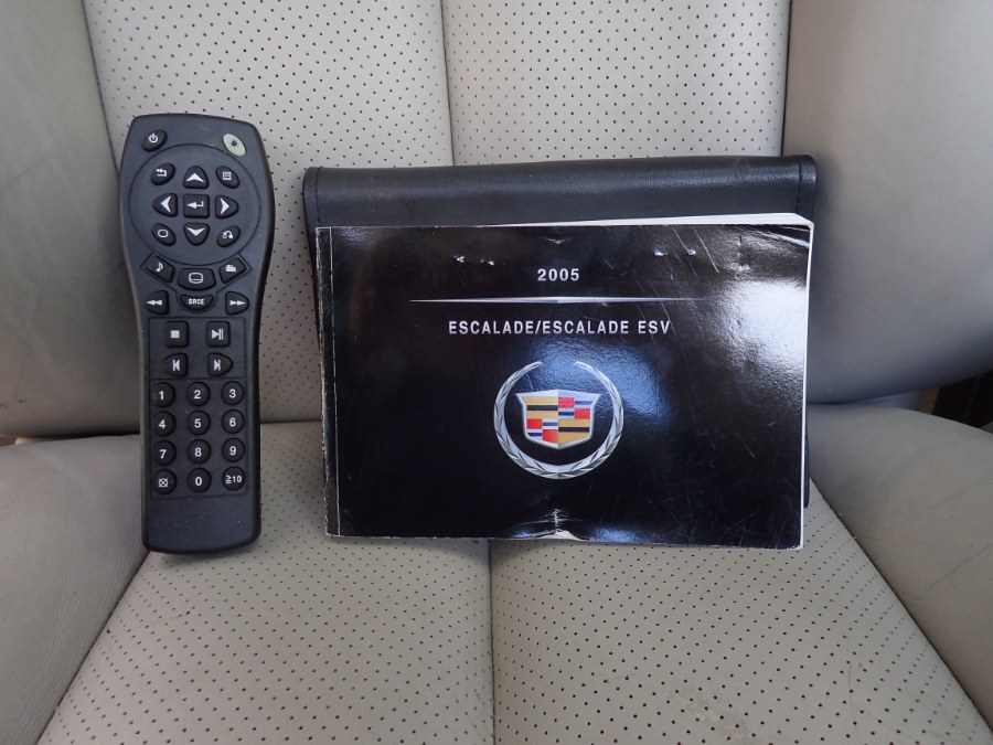 Used Cadillac Escalade ESV 4dr AWD Platinum Edition 2005 | Eagleville Motors. Storrs, Connecticut Used Cadillac Escalade ESV 4dr AWD Platinum Edition 2005 | Eagleville Motors. Storrs, Connecticut