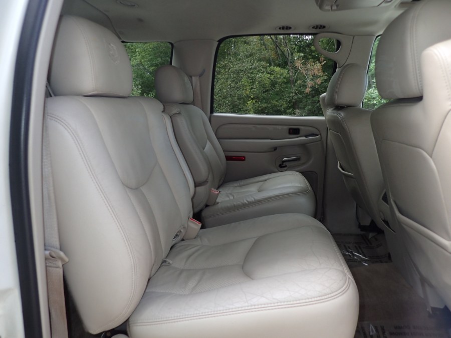 Used Cadillac Escalade ESV 4dr AWD Platinum Edition 2005 | Eagleville Motors. Storrs, Connecticut Used Cadillac Escalade ESV 4dr AWD Platinum Edition 2005 | Eagleville Motors. Storrs, Connecticut