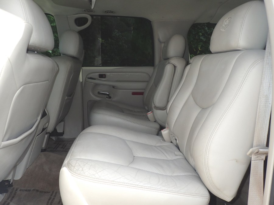 Used Cadillac Escalade ESV 4dr AWD Platinum Edition 2005 | Eagleville Motors. Storrs, Connecticut Used Cadillac Escalade ESV 4dr AWD Platinum Edition 2005 | Eagleville Motors. Storrs, Connecticut