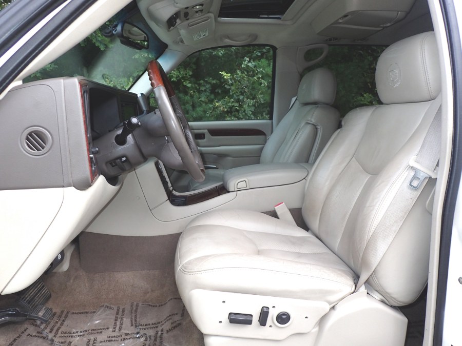 Used Cadillac Escalade ESV 4dr AWD Platinum Edition 2005 | Eagleville Motors. Storrs, Connecticut Used Cadillac Escalade ESV 4dr AWD Platinum Edition 2005 | Eagleville Motors. Storrs, Connecticut