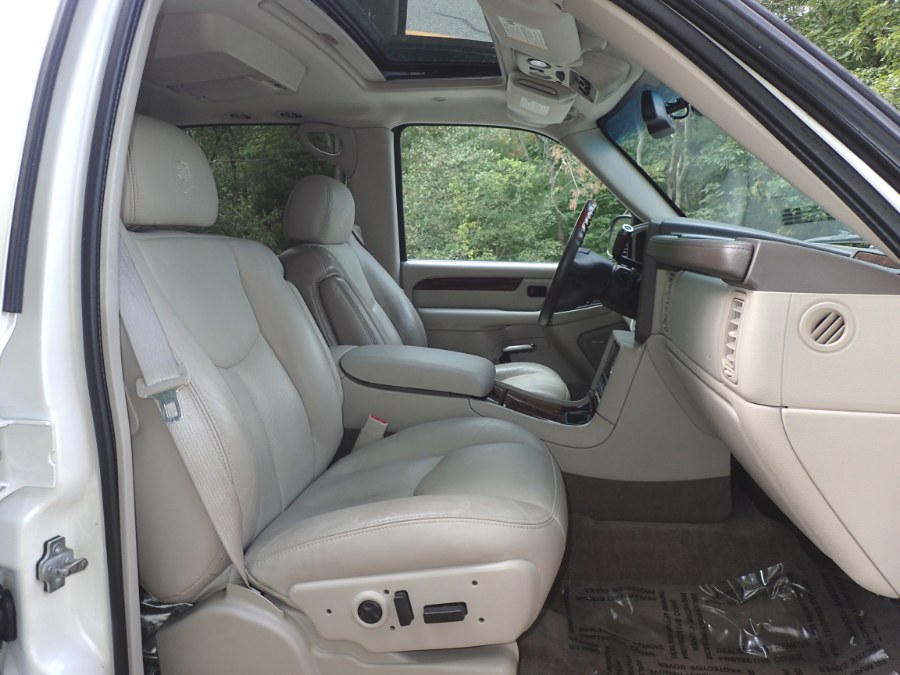 Used Cadillac Escalade ESV 4dr AWD Platinum Edition 2005 | Eagleville Motors. Storrs, Connecticut Used Cadillac Escalade ESV 4dr AWD Platinum Edition 2005 | Eagleville Motors. Storrs, Connecticut