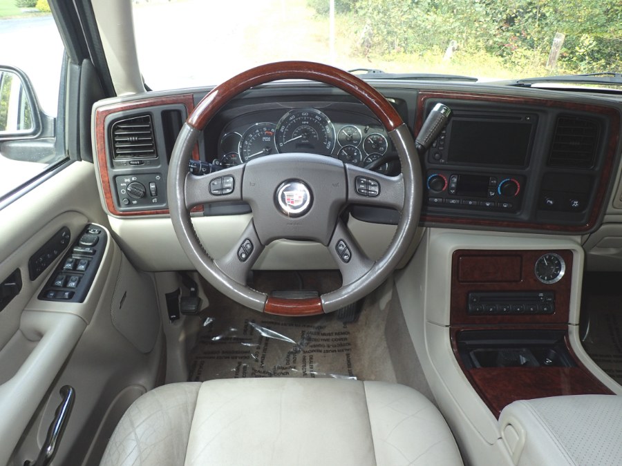 Used Cadillac Escalade ESV 4dr AWD Platinum Edition 2005 | Eagleville Motors. Storrs, Connecticut Used Cadillac Escalade ESV 4dr AWD Platinum Edition 2005 | Eagleville Motors. Storrs, Connecticut