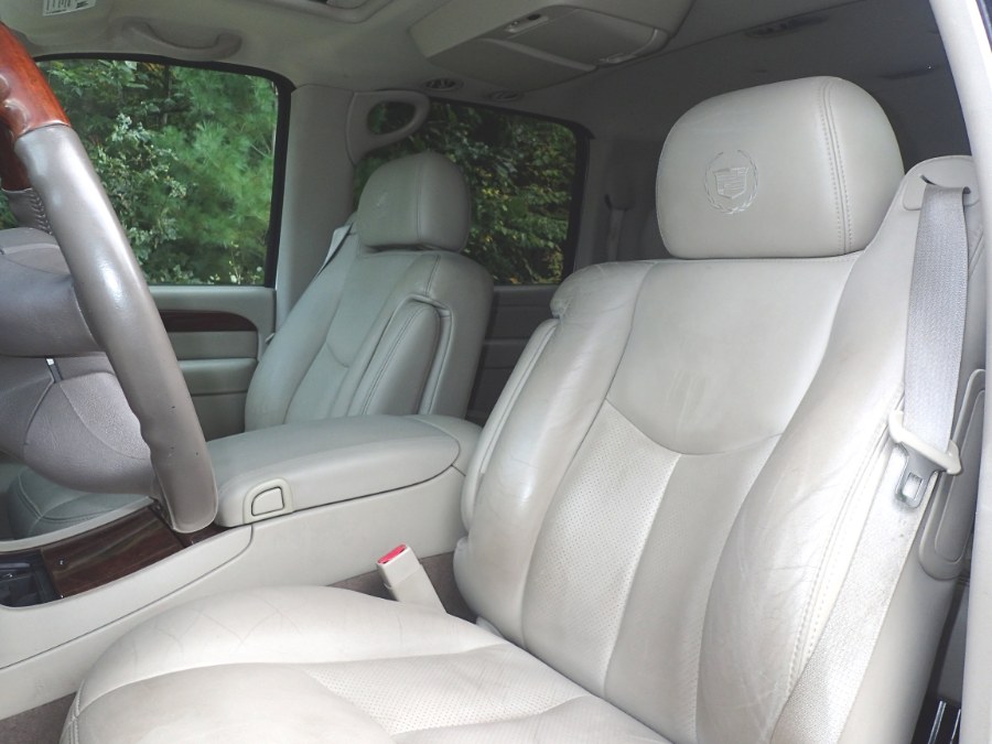 Used Cadillac Escalade ESV 4dr AWD Platinum Edition 2005 | Eagleville Motors. Storrs, Connecticut Used Cadillac Escalade ESV 4dr AWD Platinum Edition 2005 | Eagleville Motors. Storrs, Connecticut
