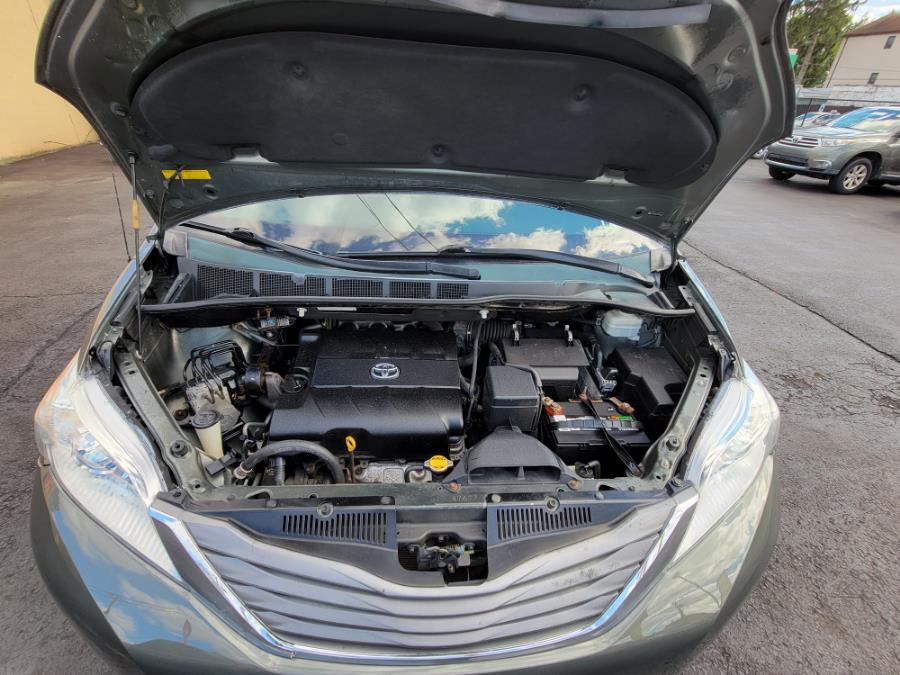 Used Toyota Sienna 5dr 7-Pass Van V6 XLE FWD 2011 | Eugen's Auto Sales & Repairs. Philadelphia, Pennsylvania Used Toyota Sienna 5dr 7-Pass Van V6 XLE FWD 2011 | Eugen's Auto Sales & Repairs. Philadelphia, Pennsylvania