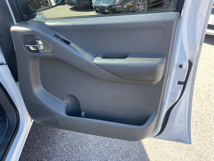 2013 Nissan Frontier 4WD Crew Cab SWB Auto SV, available for sale in South Windsor, Connecticut | Mike And Tony Auto Sales, Inc. South Windsor, Connecticut 2013 Nissan Frontier 4WD Crew Cab SWB Auto SV, available for sale in South Windsor, Connecticut | Mike And Tony Auto Sales, Inc. South Windsor, Connecticut