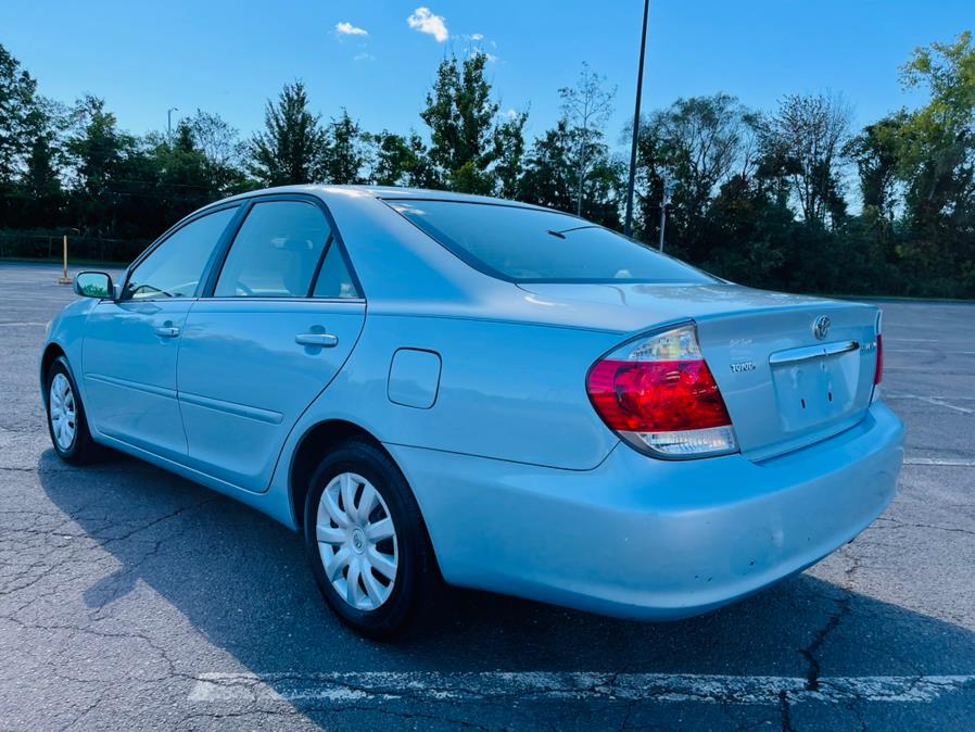 Used Toyota Camry 4dr Sdn LE Auto (Natl) 2005 | Supreme Automotive. New Britain, Connecticut Used Toyota Camry 4dr Sdn LE Auto (Natl) 2005 | Supreme Automotive. New Britain, Connecticut