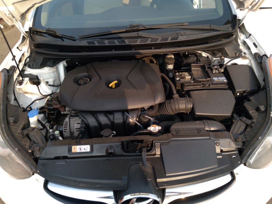 Used Hyundai Elantra 4dr Sdn Auto GLS 2013 | Universal Leasing LLC . Wallingford, Connecticut
