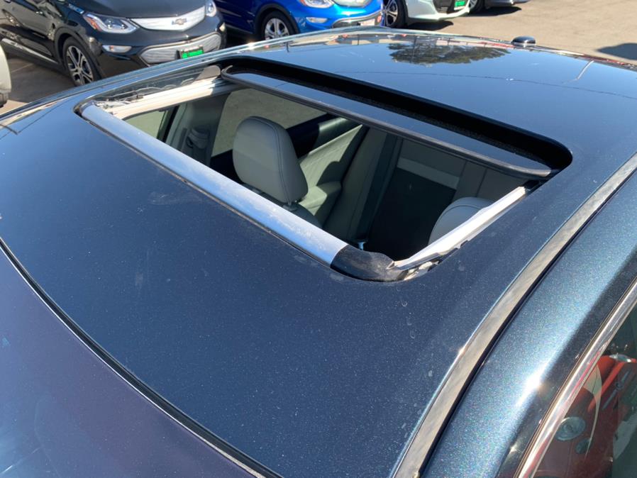 Used Toyota Camry Hybrid XLE 2013 | Green Light Auto Wholesale. Daly City, California Used Toyota Camry Hybrid XLE 2013 | Green Light Auto Wholesale. Daly City, California