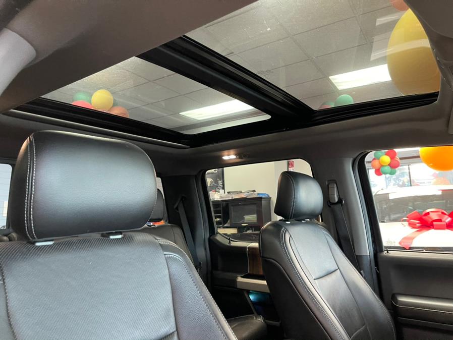 Used Ford F-150 Lariat 4WD SuperCrew 5.5'' Box 2017 | 5 Towns Drive. Inwood, New York Used Ford F-150 Lariat 4WD SuperCrew 5.5'' Box 2017 | 5 Towns Drive. Inwood, New York