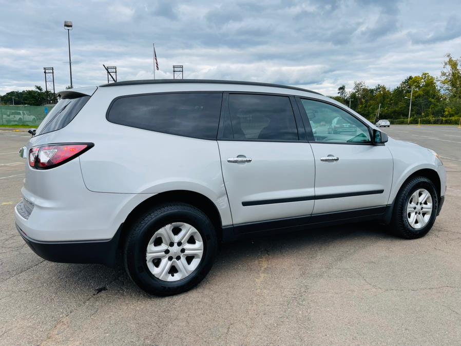 Used Chevrolet Traverse FWD 4dr LS 2013 | Supreme Automotive. New Britain, Connecticut Used Chevrolet Traverse FWD 4dr LS 2013 | Supreme Automotive. New Britain, Connecticut
