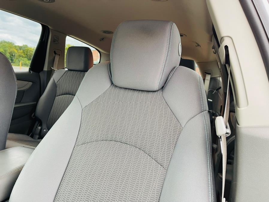 Used Chevrolet Traverse FWD 4dr LS 2013 | Supreme Automotive. New Britain, Connecticut Used Chevrolet Traverse FWD 4dr LS 2013 | Supreme Automotive. New Britain, Connecticut