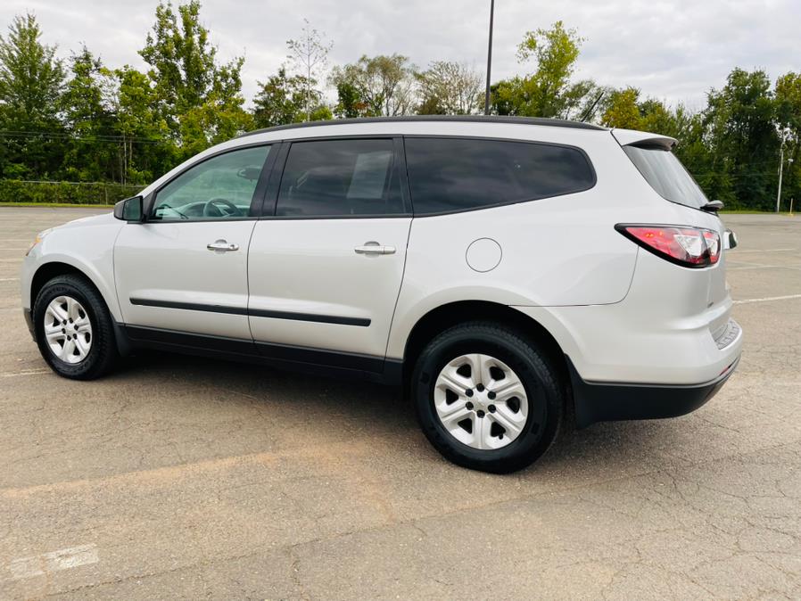 Used Chevrolet Traverse FWD 4dr LS 2013 | Supreme Automotive. New Britain, Connecticut Used Chevrolet Traverse FWD 4dr LS 2013 | Supreme Automotive. New Britain, Connecticut