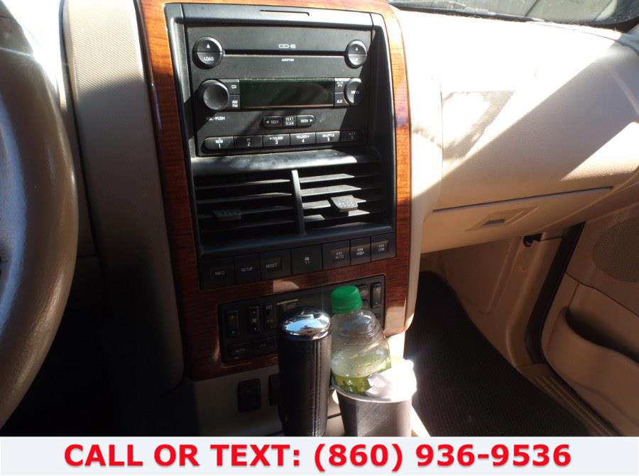 Used Ford Explorer 4WD 4dr V8 Eddie Bauer 2007 | Lee Motors Sales Inc. Hartford, Connecticut Used Ford Explorer 4WD 4dr V8 Eddie Bauer 2007 | Lee Motors Sales Inc. Hartford, Connecticut
