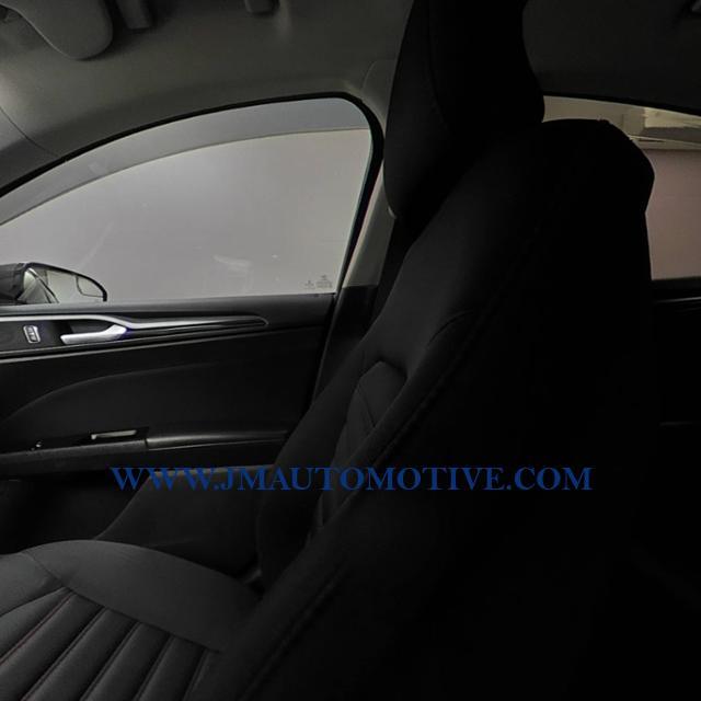 2015 Ford Fusion 4dr Sdn SE FWD, available for sale in Naugatuck, Connecticut | J&M Automotive Sls&Svc LLC. Naugatuck, Connecticut 2015 Ford Fusion 4dr Sdn SE FWD, available for sale in Naugatuck, Connecticut | J&M Automotive Sls&Svc LLC. Naugatuck, Connecticut