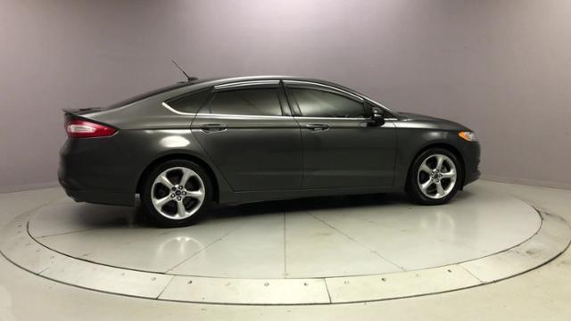 2015 Ford Fusion 4dr Sdn SE FWD, available for sale in Naugatuck, Connecticut | J&M Automotive Sls&Svc LLC. Naugatuck, Connecticut 2015 Ford Fusion 4dr Sdn SE FWD, available for sale in Naugatuck, Connecticut | J&M Automotive Sls&Svc LLC. Naugatuck, Connecticut