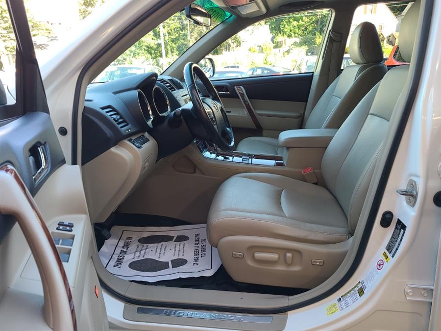 Used Toyota Highlander 4WD 4dr V6 Limited 2012 | National Auto Brokers, Inc.. Waterbury, Connecticut Used Toyota Highlander 4WD 4dr V6 Limited 2012 | National Auto Brokers, Inc.. Waterbury, Connecticut