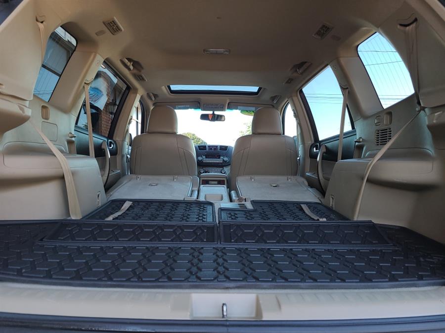 Used Toyota Highlander 4WD 4dr V6 Limited 2012 | National Auto Brokers, Inc.. Waterbury, Connecticut Used Toyota Highlander 4WD 4dr V6 Limited 2012 | National Auto Brokers, Inc.. Waterbury, Connecticut