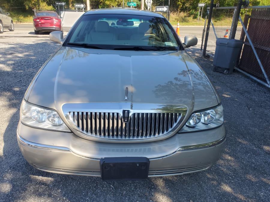 Used Lincoln Town Car 4dr Sdn Signature 2006 | SGM Auto Sales. West Babylon, New York Used Lincoln Town Car 4dr Sdn Signature 2006 | SGM Auto Sales. West Babylon, New York
