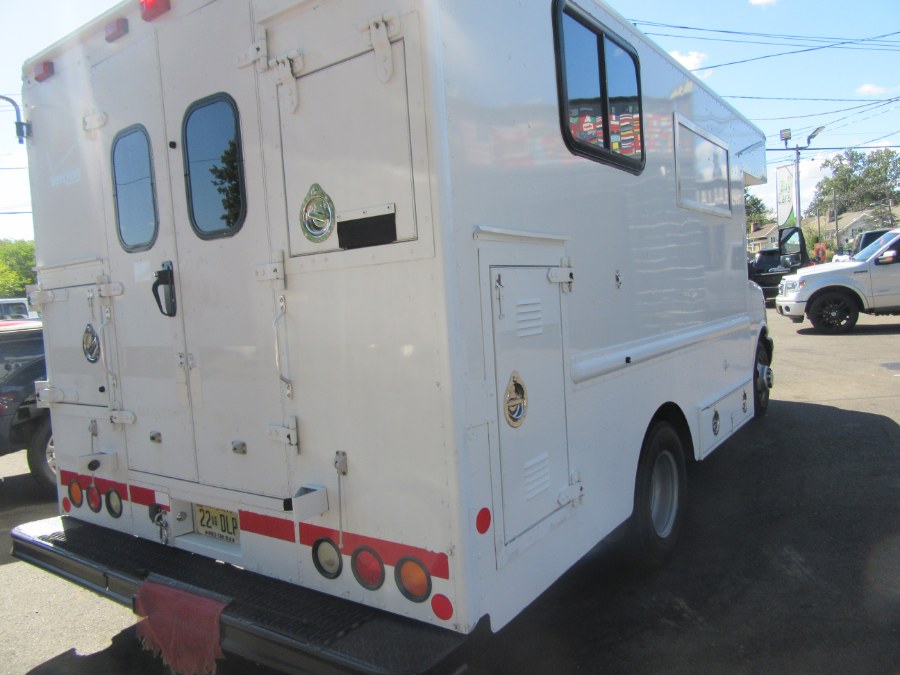 Used GMC Savana Cutaway 139" WB C7N DRW 2007 | Royalty Auto Sales. Little Ferry, New Jersey Used GMC Savana Cutaway 139" WB C7N DRW 2007 | Royalty Auto Sales. Little Ferry, New Jersey