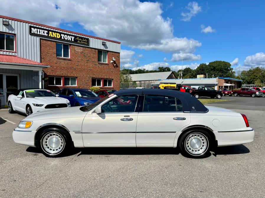Used Lincoln Town Car 4dr Sdn Executive 2002 | Mike And Tony Auto Sales, Inc. South Windsor, Connecticut Used Lincoln Town Car 4dr Sdn Executive 2002 | Mike And Tony Auto Sales, Inc. South Windsor, Connecticut