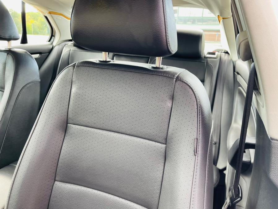 Used Volkswagen Jetta Sedan 4dr Auto Wolfsburg Edition PZEV 2007 | Supreme Automotive. New Britain, Connecticut Used Volkswagen Jetta Sedan 4dr Auto Wolfsburg Edition PZEV 2007 | Supreme Automotive. New Britain, Connecticut