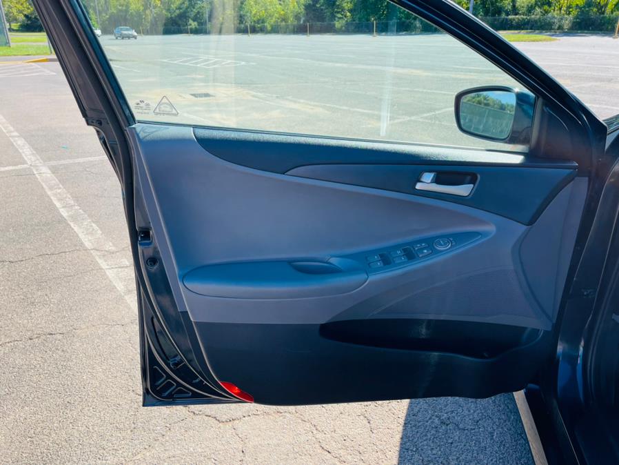 2014 Hyundai Sonata 4dr Sdn 2.4L Auto GLS, available for sale in New Britain, Connecticut | Supreme Automotive. New Britain, Connecticut 2014 Hyundai Sonata 4dr Sdn 2.4L Auto GLS, available for sale in New Britain, Connecticut | Supreme Automotive. New Britain, Connecticut