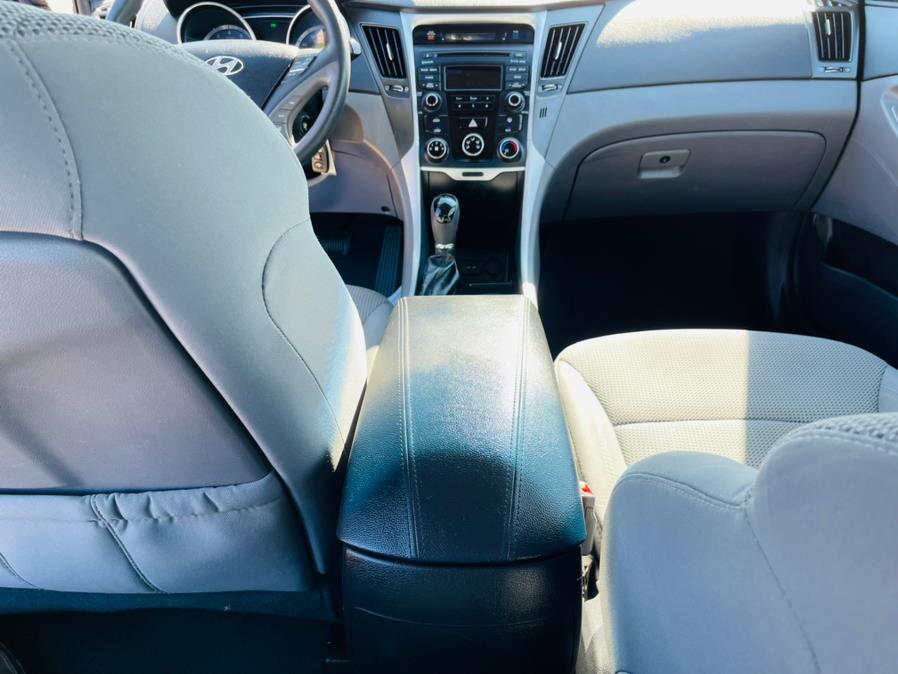 2014 Hyundai Sonata 4dr Sdn 2.4L Auto GLS, available for sale in New Britain, Connecticut | Supreme Automotive. New Britain, Connecticut 2014 Hyundai Sonata 4dr Sdn 2.4L Auto GLS, available for sale in New Britain, Connecticut | Supreme Automotive. New Britain, Connecticut
