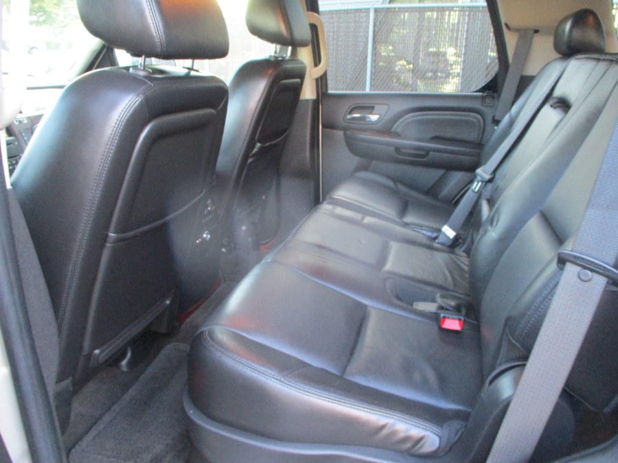 2009 Cadillac Escalade Hybrid 4WD 4dr, available for sale in Massapequa, New York | South Shore Auto Brokers & Sales. Massapequa, New York 2009 Cadillac Escalade Hybrid 4WD 4dr, available for sale in Massapequa, New York | South Shore Auto Brokers & Sales. Massapequa, New York