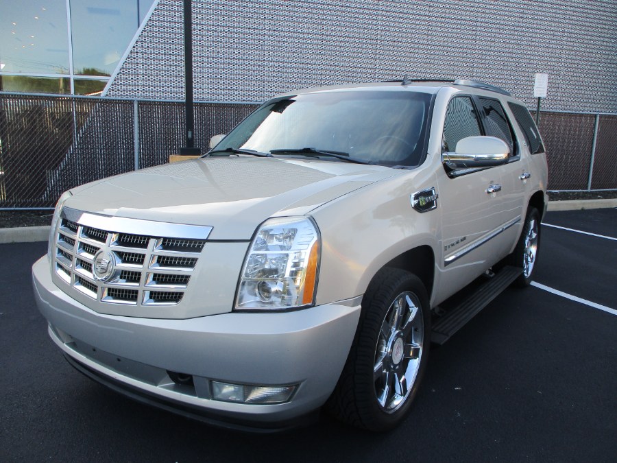 2009 Cadillac Escalade Hybrid 4WD 4dr, available for sale in Massapequa, New York | South Shore Auto Brokers & Sales. Massapequa, New York 2009 Cadillac Escalade Hybrid 4WD 4dr, available for sale in Massapequa, New York | South Shore Auto Brokers & Sales. Massapequa, New York