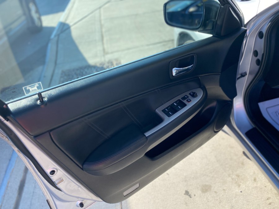 2004 Honda Accord Sdn EX Auto V6 ULEV w/Leather/XM, available for sale in Middle Village, New York | Middle Village Motors . Middle Village, New York 2004 Honda Accord Sdn EX Auto V6 ULEV w/Leather/XM, available for sale in Middle Village, New York | Middle Village Motors . Middle Village, New York