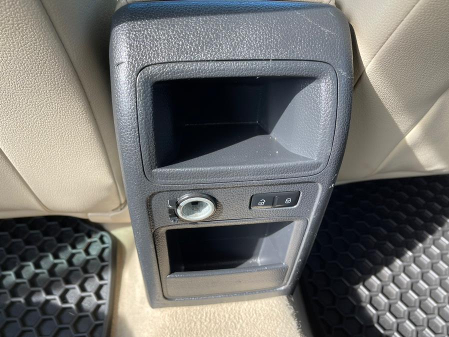 2014 Volkswagen Jetta Sedan 4dr Man SE PZEV, available for sale in South Windsor, Connecticut | Mike And Tony Auto Sales, Inc. South Windsor, Connecticut 2014 Volkswagen Jetta Sedan 4dr Man SE PZEV, available for sale in South Windsor, Connecticut | Mike And Tony Auto Sales, Inc. South Windsor, Connecticut