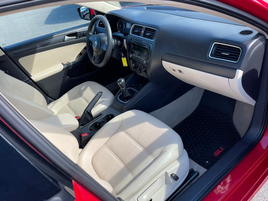 2014 Volkswagen Jetta Sedan 4dr Man SE PZEV, available for sale in South Windsor, Connecticut | Mike And Tony Auto Sales, Inc. South Windsor, Connecticut 2014 Volkswagen Jetta Sedan 4dr Man SE PZEV, available for sale in South Windsor, Connecticut | Mike And Tony Auto Sales, Inc. South Windsor, Connecticut