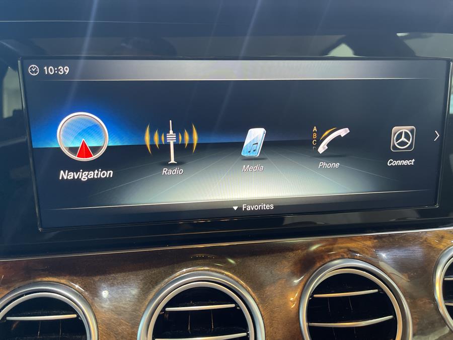 Used Mercedes-Benz E-Class E 300 4MATIC Sedan 2018 | Dream Car Gallery. Woodbury, New York Used Mercedes-Benz E-Class E 300 4MATIC Sedan 2018 | Dream Car Gallery. Woodbury, New York