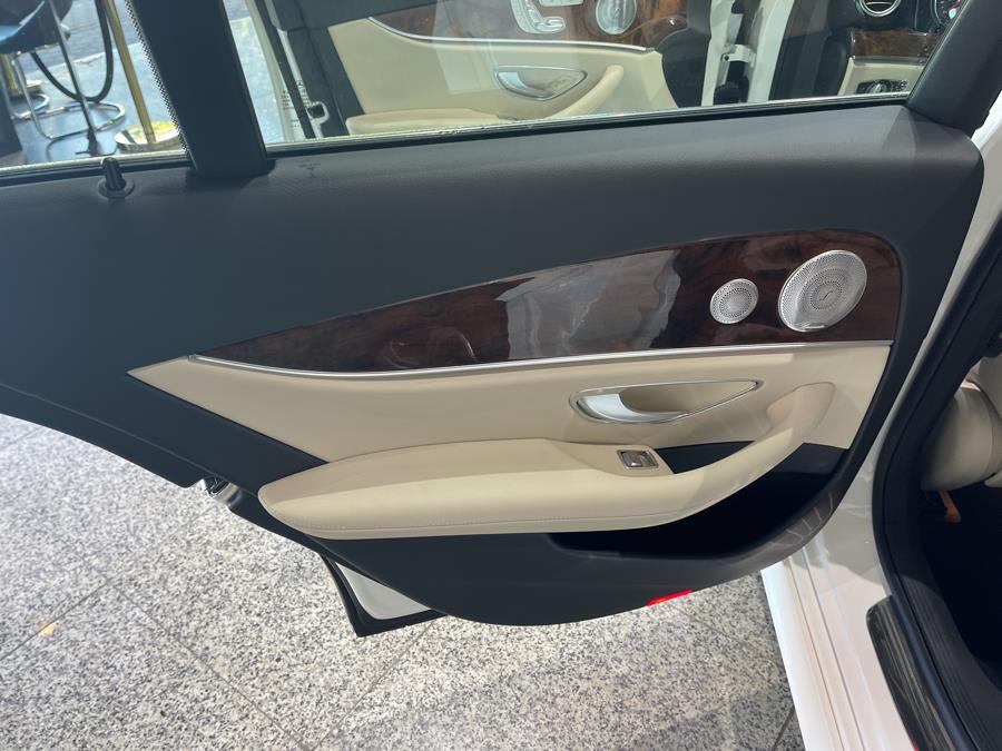 Used Mercedes-Benz E-Class E 300 4MATIC Sedan 2018 | Dream Car Gallery. Woodbury, New York Used Mercedes-Benz E-Class E 300 4MATIC Sedan 2018 | Dream Car Gallery. Woodbury, New York