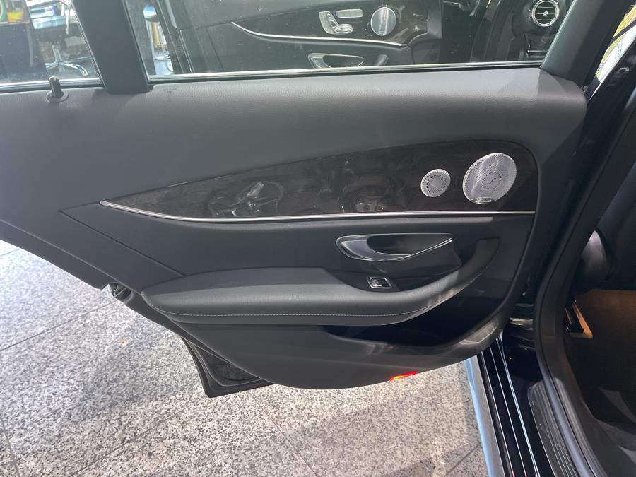 Used Mercedes-Benz E-Class E 400 4MATIC Sedan 2018 | Dream Car Gallery. Woodbury, New York Used Mercedes-Benz E-Class E 400 4MATIC Sedan 2018 | Dream Car Gallery. Woodbury, New York