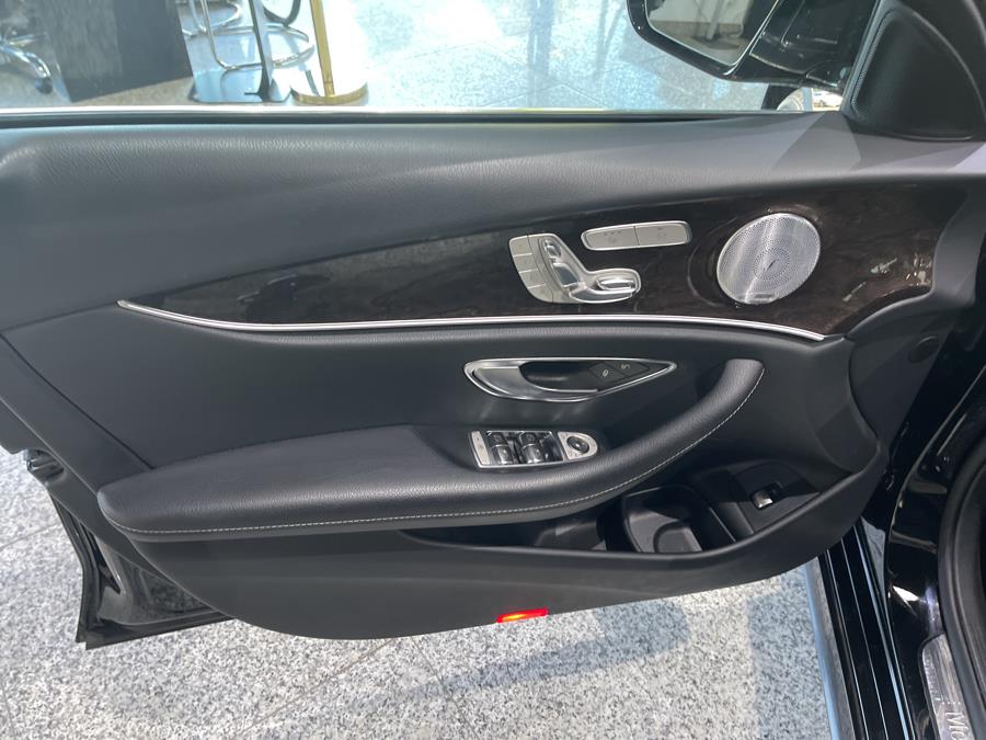 Used Mercedes-Benz E-Class E 400 4MATIC Sedan 2018 | Dream Car Gallery. Woodbury, New York Used Mercedes-Benz E-Class E 400 4MATIC Sedan 2018 | Dream Car Gallery. Woodbury, New York